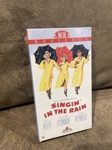 SINGING IN THE RAIN 1952 Musical Gene Kelly Donald O&#39;Connor MGM VHS SEALED - $168.17 MXN