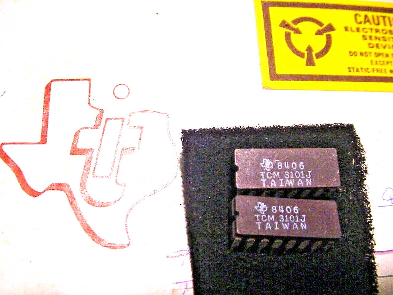 2 NOS TI&#39;s TCM3102J Telecom IC DIP 16 Pin - $2.92