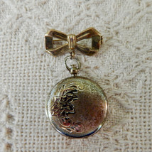 Vintage Victorian Style Locket Brooch Piin Floral Design - $15.79