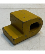 Caterpillar CAT Holder Part 107-3343 | 4-1/2&quot; Long 2-7/8&quot; Wide 2-1/2&quot; Tall - $1,497.53 MXN