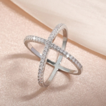 Exquisite Silver Plated X Crossover Sparkling Zirconia Ring - £12.58 GBP