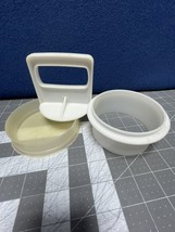 TUPPERWARE 1/3 lb Large 4 1/2&quot; White Hamburger Press Vintage - £7.53 GBP