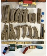 TOMY 61 Pc Set - Trackmaster LOWER TIDMOUTH STATION 2009 Motorized Thoma... - $84.73 CAD