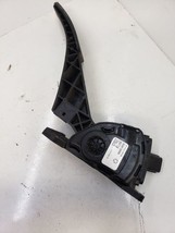 TOWN COUN 2010 Accelerator Parts 982538Tested - $55.44