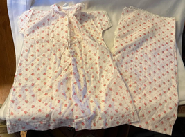 Vintage 1970&#39;s Hollywood Needlecraft Infant Floral Nightgown w/ Matching... - $11.40