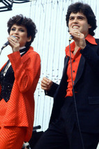 The Osmonds Donnie and Marie singing in concert 11x17 Mini Poster - £14.72 GBP