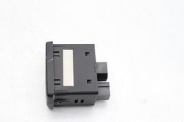 14-17 FIAT 500L AUX USB PORT SD CARD READER E3619 image 4