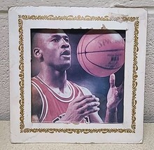 Vintage MICHAEL JORDAN Bulls Framed Carnival Glass Prize 8x8&quot; Basketball... - $273.06 MXN