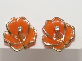 Coral &amp; Gold Tone Floral Flowers Screw On Earrings RARE - £24.03 GBP