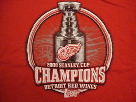 NHL Detroit Red Wings Hockey 2008 Stanley Cup Champions Fan Red T Shirt Size L - $18.40