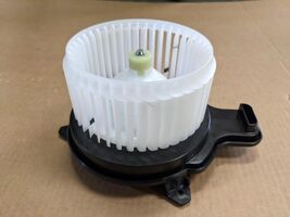 OEM 2016-2018 Chevy Malibu Buick Lacrosse HVAC A/C Heater Blower Motor 8... - $74.25