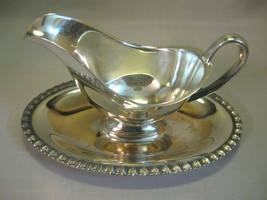 Gravy Sauce Boat Silver Plate With Handle Attach Plate Leaf Design On Rim  - $12.95