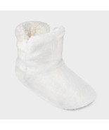 Women&#39;s Quilted Faux Fur Booties W Gripper Bottoms MEDIUM/LARGE White - $26.02 CAD