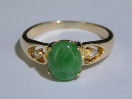 3.0 grams 18k Yellow Gold Oval Green Jade &amp; Diamonds Women&#39;s Ring Size 5.25 - £651.94 GBP