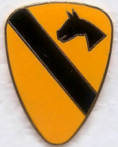 Vintage NOS US Army DI Crest 1st Cavalry 1 1/8&quot; Enameled Hat Pin - $4.00