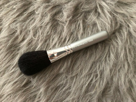 MAC 129SE Powder/Blush Brush - $22.19