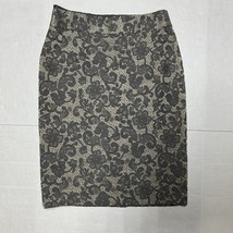 Banana Republic Women’s Gray Floral Lace Pencil Skirt Size 2 Office to E... - $432.14 MXN