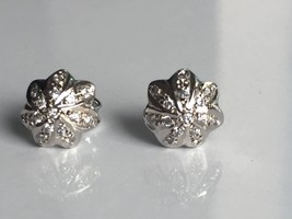 A beautiful earring is made in natural zirconia in 925 sterling silver - £64.49 GBP