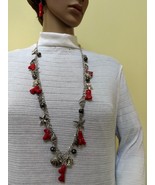             Genuine coral, freshwater pearl necklace and earrings set  - $1,522.97 MXN