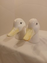 Vintage White Duck Head Salt &amp; Pepper Shakers Farmhouse Cottage Eclectic Decor - £10.93 GBP