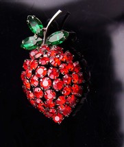 Vintage Strawberry lapel pin / Signed warner brooch / mens lapel pin / rhineston - £59.95 GBP
