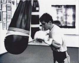 BARRY McGUIGAN 8X10 PHOTO BOXING PICTURE IN TRAINING - £3.95 GBP