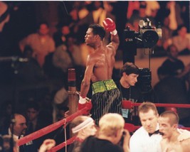 SUGAR SHANE MOSLEY 8X10 PHOTO BOXING PICTURE IN CELEBRATION - $4.94