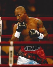 TRAVIS SIMMS 8X10 PHOTO BOXING PICTURE CLOSE UP - $4.94