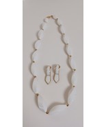 Vintage Trifari White Beaded Necklace With Gold Tone Beads W/ Enamel Ear... - $471.29 MXN