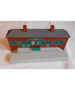 TOMY THOMAS &amp; FRIENDS TRACKMASTER FFARQUHAR TRAIN STATION &amp; PLATFORM SET - £7.86 GBP