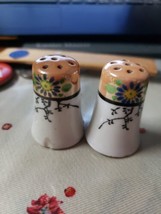 Vintage Mid Century Luster Ware Thimble Shape Salt Pepper Shakers Floral - Japan - £7.63 GBP