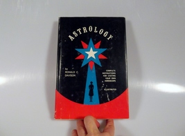 Vintage Astrology Hardcover Book Ronald C Davison Dust Jacket 1963 First Edition - £15.97 GBP