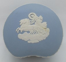 Vintage Wedgwood Jasperware White on Blue Kidney Shaped Trinket Box - £11.61 GBP