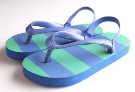 Kids Green or green/Blue Striped Rubber Flip Flops Beach Slipper Sandals... - $92.80 MXN