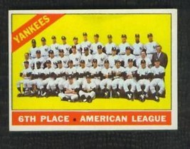 1966 Topps # 93 New York Yankees Team Card Ex !! - £15.97 GBP