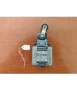 Telemecanique XC2 MA1/MA11 Limit Switch 110V 7A w/ roller head - $617.20 MXN