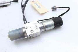 08-16 VOLVO XC70 LIFTGATE TRUNK HYDRAULIC PUMP MOTOR Q4461 image 9