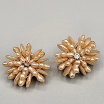 Vintage Japan Earrings Clip On Peach Beaded Rhinestone Center Flower - $289.01 MXN