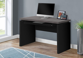 24" Gray and Black Computer Desk - $12,529.46 MXN