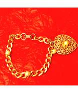 Beautiful vintage gold and pearl bracelet with larger Gold heart and pearl - £18.64 GBP