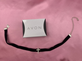Avon Medallion Cross Velvet Black Choker Velvet Choker Charm Necklace 2017 - £9.63 GBP