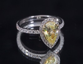 1.19 Carat Pear Shape Fancy Yellow Lab-Created Diamond in 18k White Gold Band - £5,526.66 GBP