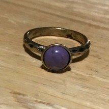 Estate Thin Hammered Goldtone Band w Round Purple Cab Ring Size 6.25 6.75 7 or 8 - £10.29 GBP