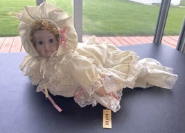 Vintage Seymour Mann Baby Sue Porcelain Doll Limited Crawling Baby - £5.91 GBP