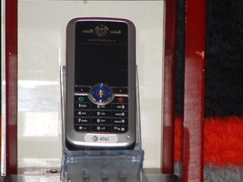 Pre-Owned AT&amp;T Motorola C1681 Cell Phone (For Parts) - £5.45 GBP