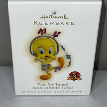2009 Hallmark Keepsakes &quot;Wuv My Tunes!&quot; Tweety Looney Tunes Ornament - NIB - $12.74