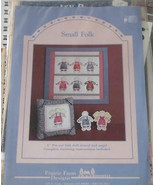 SMALL FOLK WALLHANGING Quilt or Pillow NEW Pattern Prairie Farms Designs - $187.89 MXN