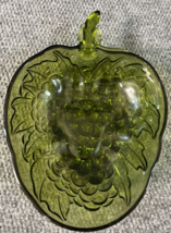 Vintage MCM Indiana Glass Avocado Green Harvest Grape Cluster Serving Bowl - £11.78 GBP