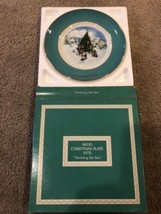 Avon Wedgewood 1978 Christmas Plate  Trimming the Tree - £10.29 GBP