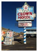 Scary Clown Motel Sign Creepy Halloween 5X7 Photo - £6.64 GBP